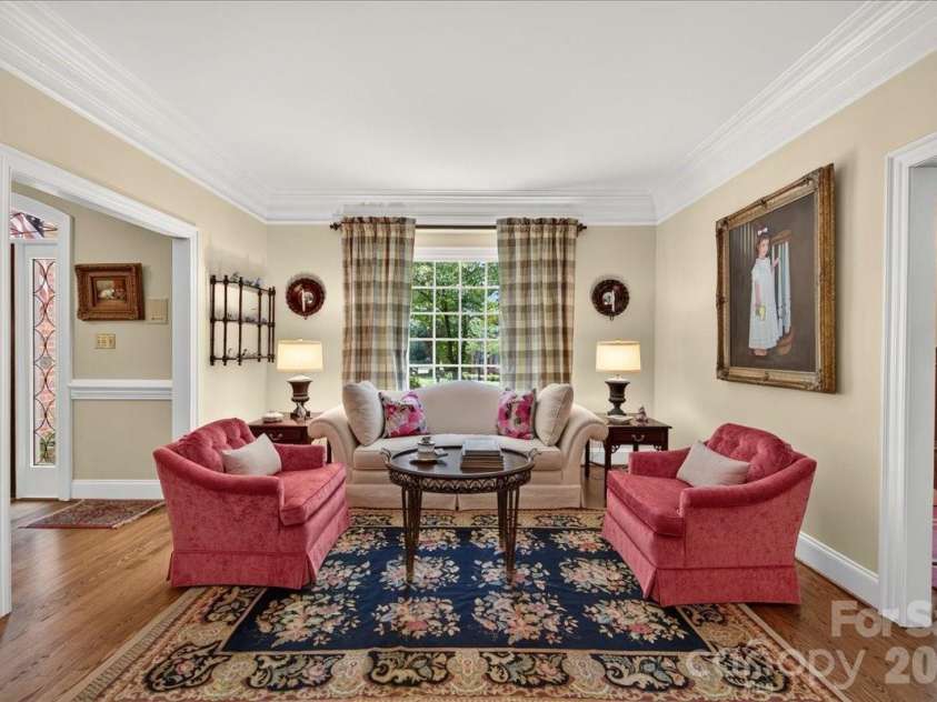 3601 Castellaine Drive, Charlotte, NC 28226.  MLS# CAR4392373, YatesRealty ID 37721. 