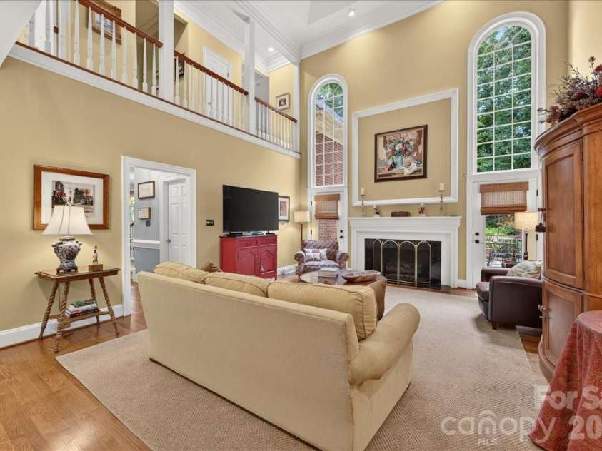 3601 Castellaine Drive, Charlotte, NC 28226.  MLS# CAR4392373, YatesRealty ID 37721. 