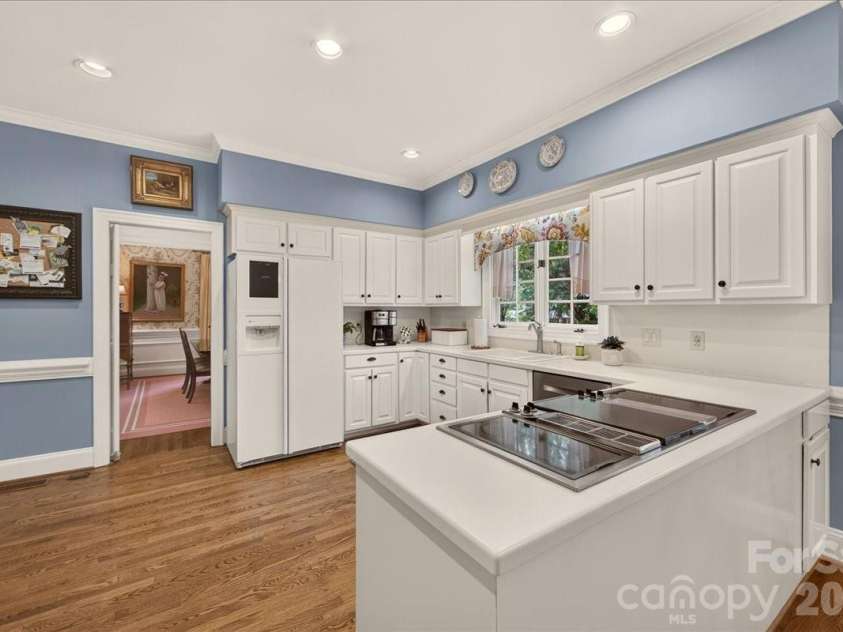 3601 Castellaine Drive, Charlotte, NC 28226.  MLS# CAR4392373, YatesRealty ID 37721. 