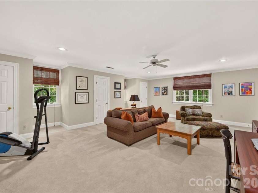 3601 Castellaine Drive, Charlotte, NC 28226.  MLS# CAR4392373, YatesRealty ID 37721. 