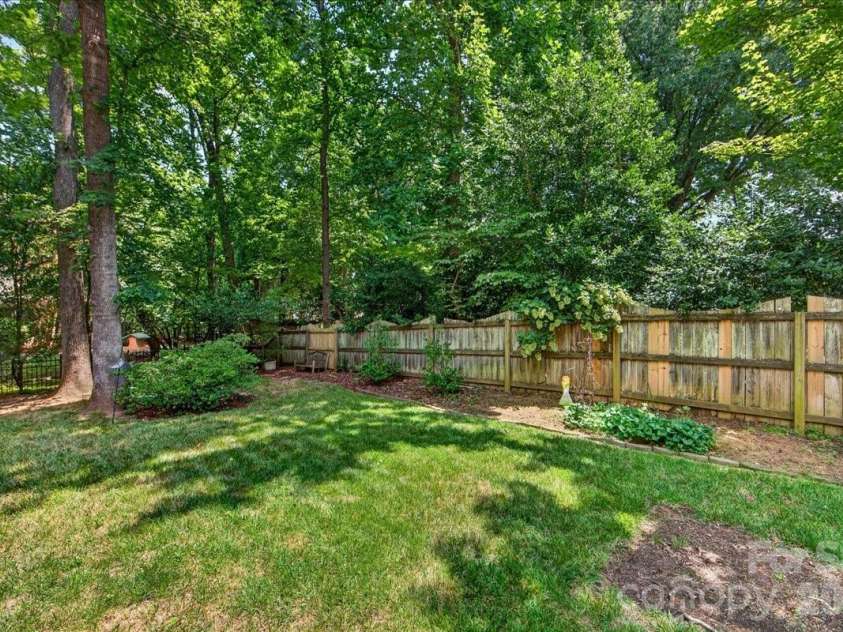 3601 Castellaine Drive, Charlotte, NC 28226.  MLS# CAR4392373, YatesRealty ID 37721. 