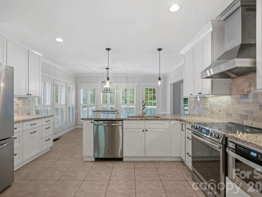 8414 Summerfield Lane, Huntersville, NC 28078.  MLS# CAR4402455, YatesRealty ID 37722. 