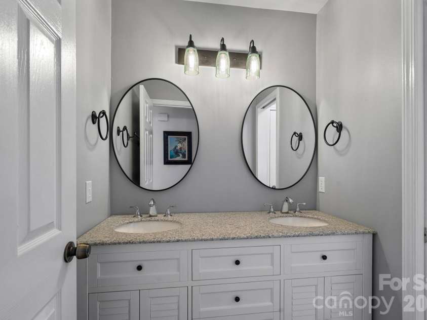 8414 Summerfield Lane, Huntersville, NC 28078.  MLS# CAR4402455, YatesRealty ID 37722. 