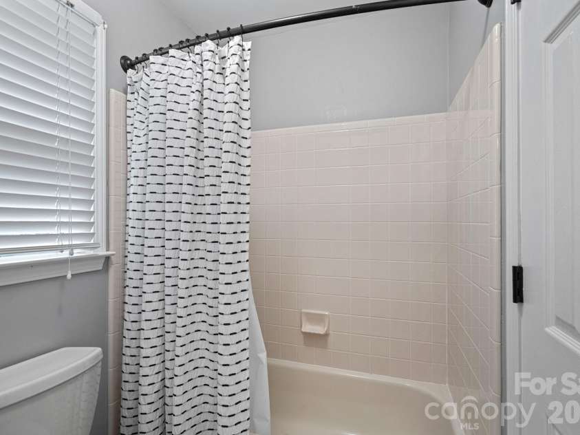 8414 Summerfield Lane, Huntersville, NC 28078.  MLS# CAR4402455, YatesRealty ID 37722. 