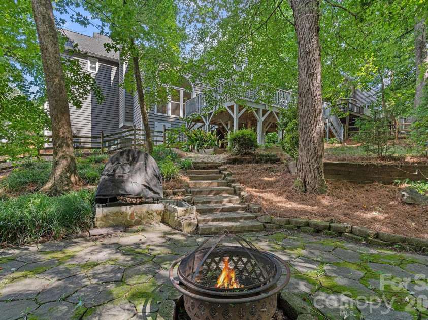 8414 Summerfield Lane, Huntersville, NC 28078.  MLS# CAR4402455, YatesRealty ID 37722. 