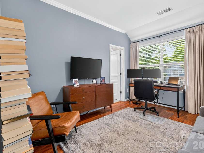 2224 Vision Drive, Charlotte, NC 28203.  MLS# CAR4402872, YatesRealty ID 37723. 
