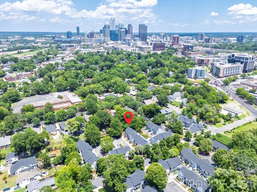 2224 Vision Drive, Charlotte, NC 28203.  MLS# CAR4402872, YatesRealty ID 37723. 