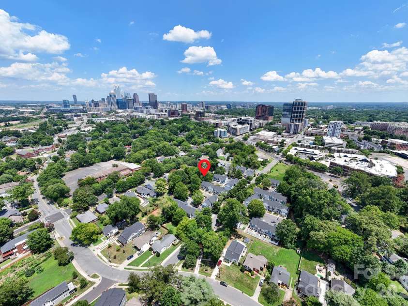 2224 Vision Drive, Charlotte, NC 28203.  MLS# CAR4402872, YatesRealty ID 37723. 
