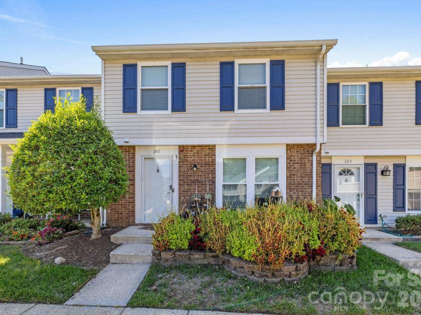 247 Water Oak Drive, Pineville, NC 28134.  MLS# CAR4401849, YatesRealty ID 37725. 