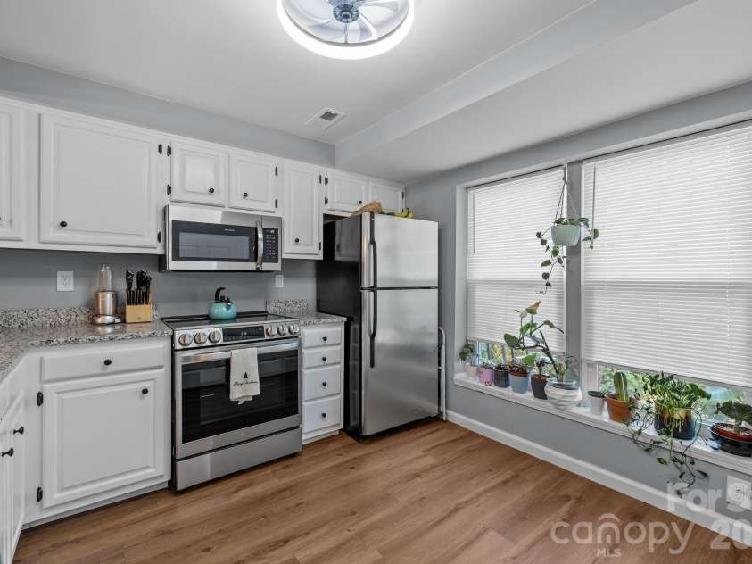247 Water Oak Drive, Pineville, NC 28134.  MLS# CAR4401849, YatesRealty ID 37725. 