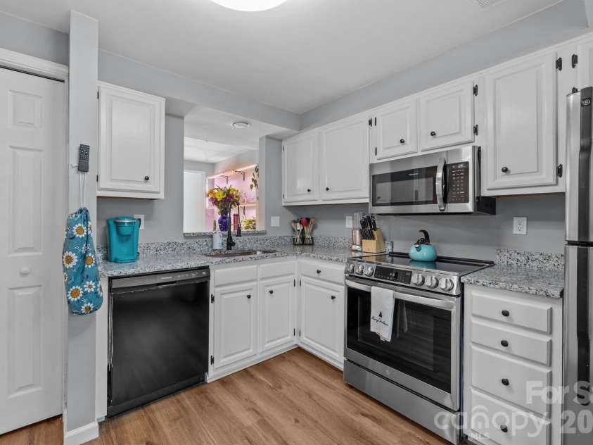 247 Water Oak Drive, Pineville, NC 28134.  MLS# CAR4401849, YatesRealty ID 37725. 