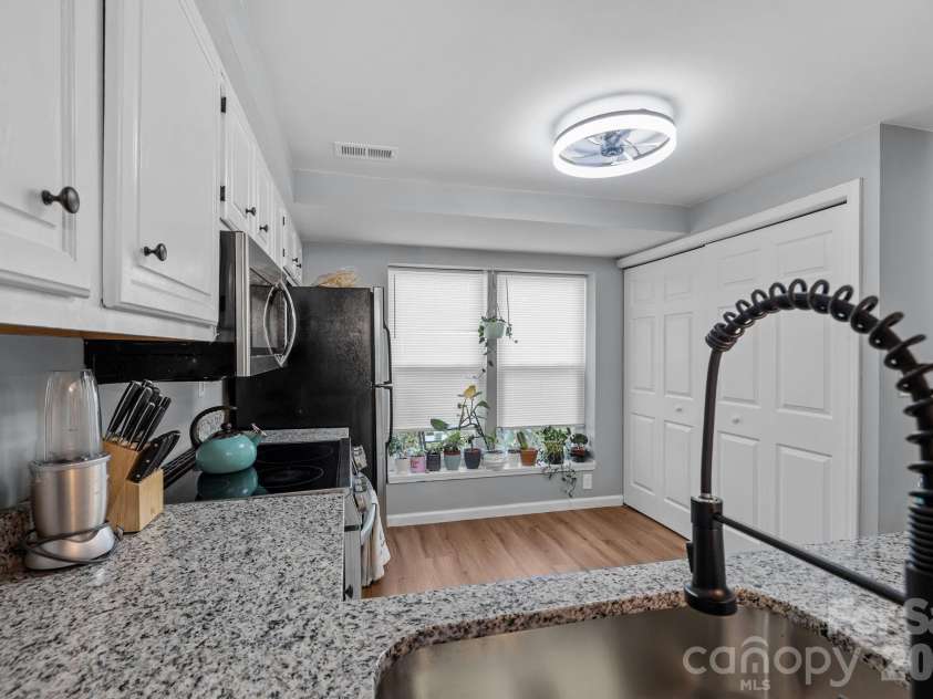 247 Water Oak Drive, Pineville, NC 28134.  MLS# CAR4401849, YatesRealty ID 37725. 
