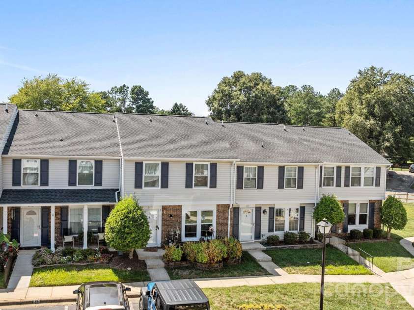 247 Water Oak Drive, Pineville, NC 28134.  MLS# CAR4401849, YatesRealty ID 37725. 