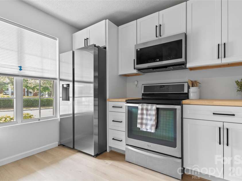 622 Emerald Cove Drive, Charlotte, NC 28262.  MLS# CAR4403048, YatesRealty ID 37726. 