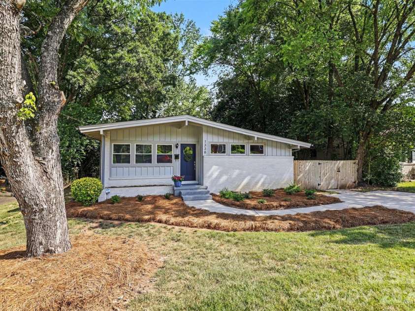 1338 Edgewater Drive, Charlotte, NC 28210.  MLS# CAR4401777, YatesRealty ID 37727. 