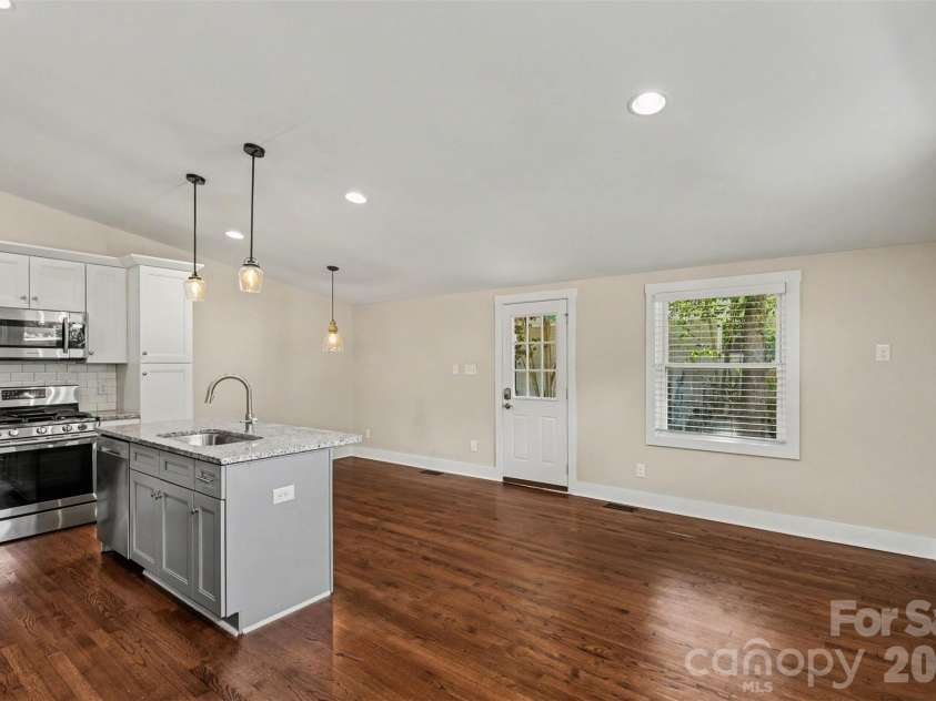 1338 Edgewater Drive, Charlotte, NC 28210.  MLS# CAR4401777, YatesRealty ID 37727. 