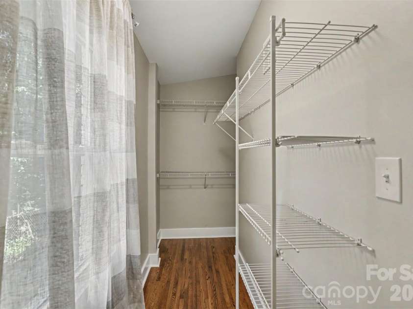 1338 Edgewater Drive, Charlotte, NC 28210.  MLS# CAR4401777, YatesRealty ID 37727. Primary Closet