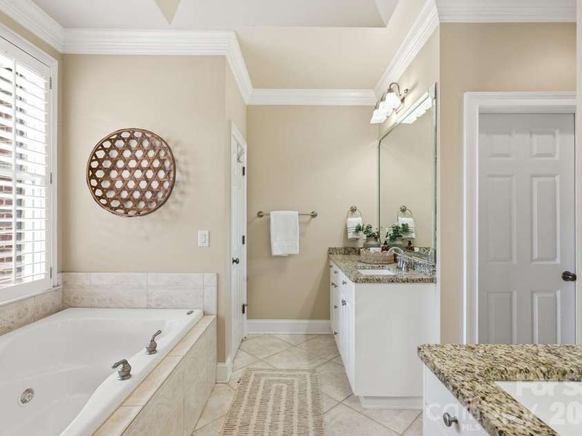 10904 Moran Lane, Charlotte, NC 28277.  MLS# CAR4403123, YatesRealty ID 37728. 