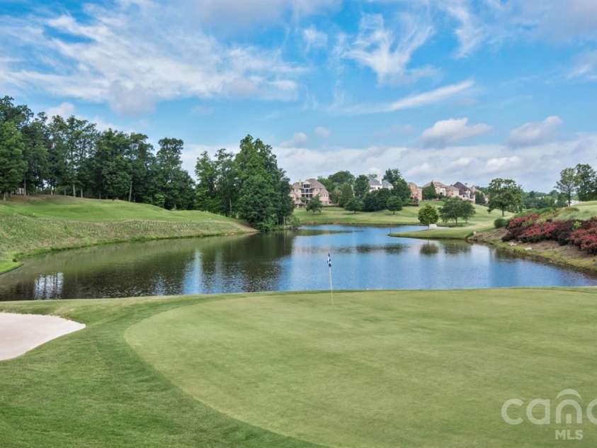 10904 Moran Lane, Charlotte, NC 28277.  MLS# CAR4403123, YatesRealty ID 37728. BCC Golf Course