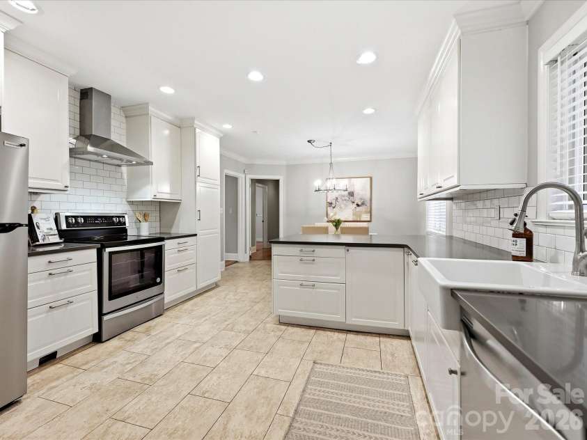 4318 Ruskin Drive, Charlotte, NC 28209.  MLS# CAR4403739, YatesRealty ID 37729. Kitchen