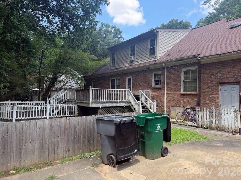 9112 Hinson Drive, Matthews, NC 28105.  MLS# CAR4404037, YatesRealty ID 37730. 