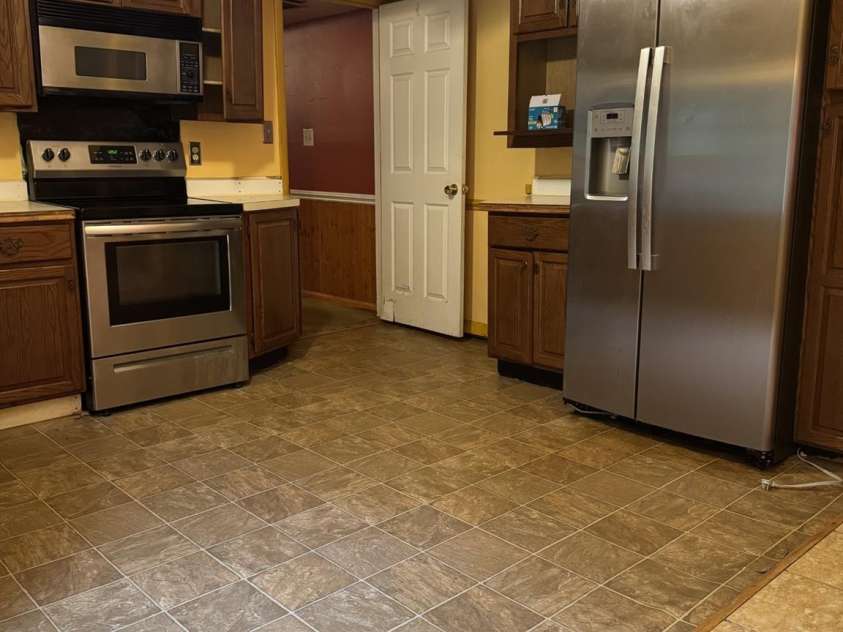 9112 Hinson Drive, Matthews, NC 28105.  MLS# CAR4404037, YatesRealty ID 37730. 