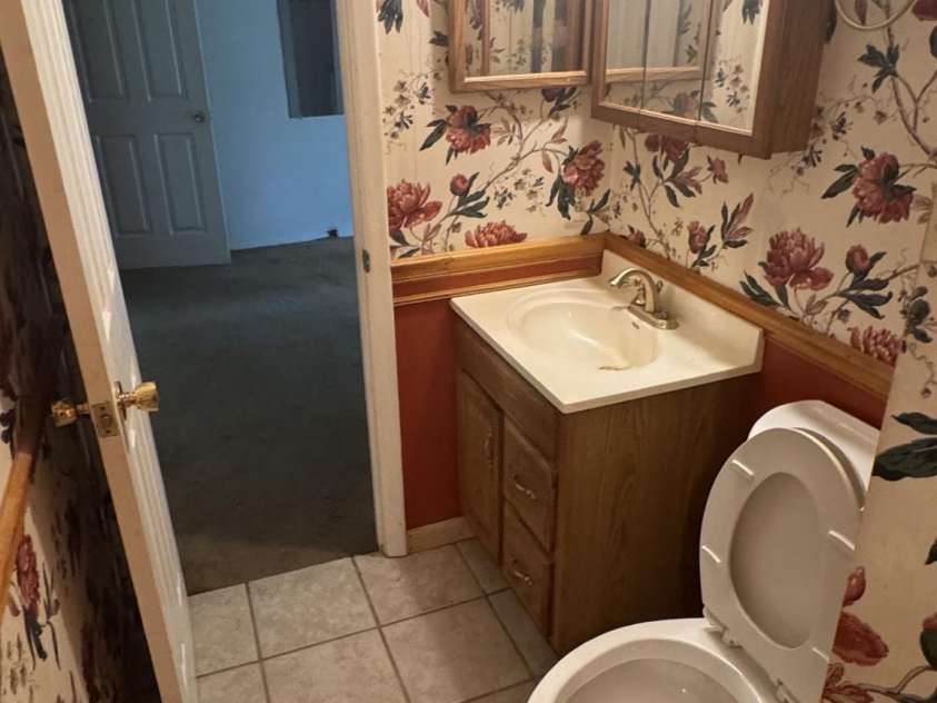 9112 Hinson Drive, Matthews, NC 28105.  MLS# CAR4404037, YatesRealty ID 37730. 