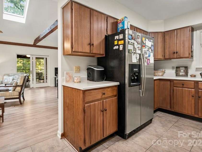 643 Mountain View Drive, Columbus, NC 28722.  MLS# CAR4300401, YatesRealty ID 37731. 