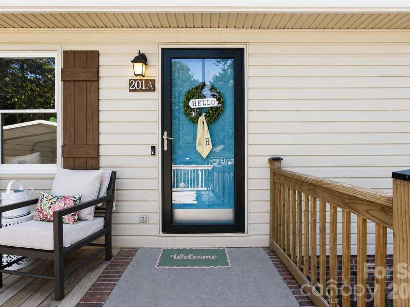 201-A Ewing Drive, Belmont, NC 28012.  MLS# CAR4403025, YatesRealty ID 37732. 