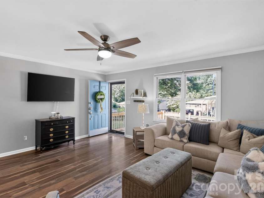 201-A Ewing Drive, Belmont, NC 28012.  MLS# CAR4403025, YatesRealty ID 37732. 