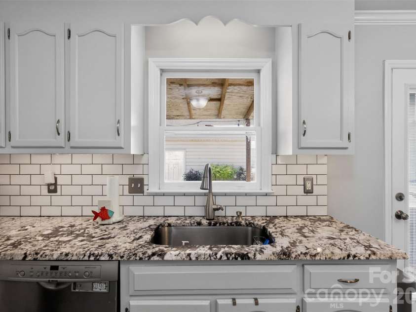 201-A Ewing Drive, Belmont, NC 28012.  MLS# CAR4403025, YatesRealty ID 37732. 