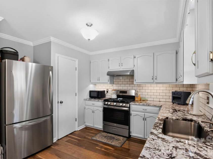 201-A Ewing Drive, Belmont, NC 28012.  MLS# CAR4403025, YatesRealty ID 37732. 