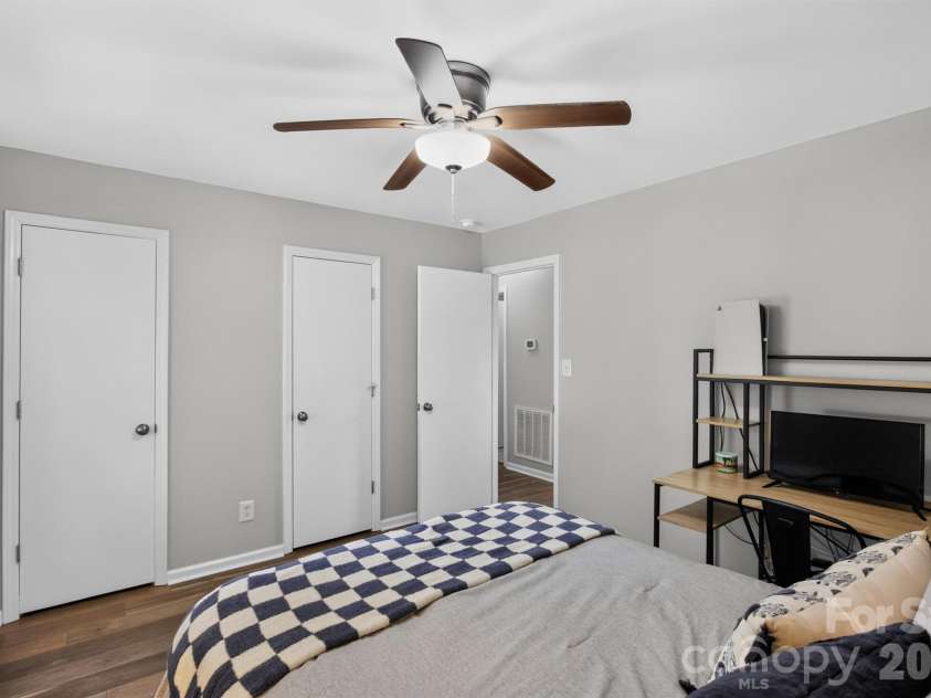 201-A Ewing Drive, Belmont, NC 28012.  MLS# CAR4403025, YatesRealty ID 37732. 