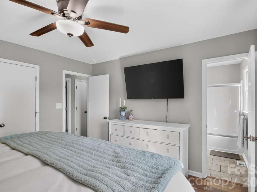 201-A Ewing Drive, Belmont, NC 28012.  MLS# CAR4403025, YatesRealty ID 37732. 