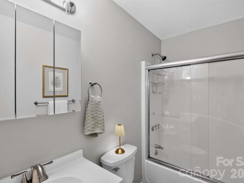 201-A Ewing Drive, Belmont, NC 28012.  MLS# CAR4403025, YatesRealty ID 37732. 