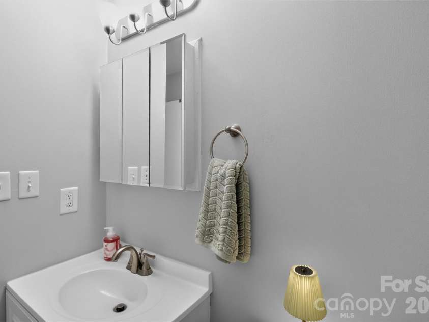 201-A Ewing Drive, Belmont, NC 28012.  MLS# CAR4403025, YatesRealty ID 37732. 