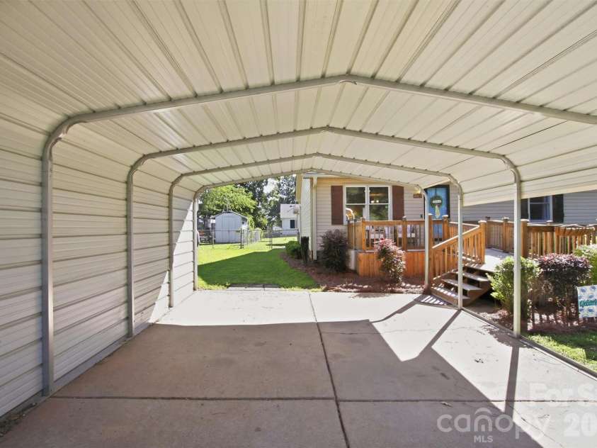 201-A Ewing Drive, Belmont, NC 28012.  MLS# CAR4403025, YatesRealty ID 37732. 