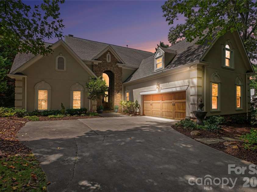 21300 Blakely Shores Drive, Cornelius, NC 28031.  MLS# CAR4404238, YatesRealty ID 37733. 