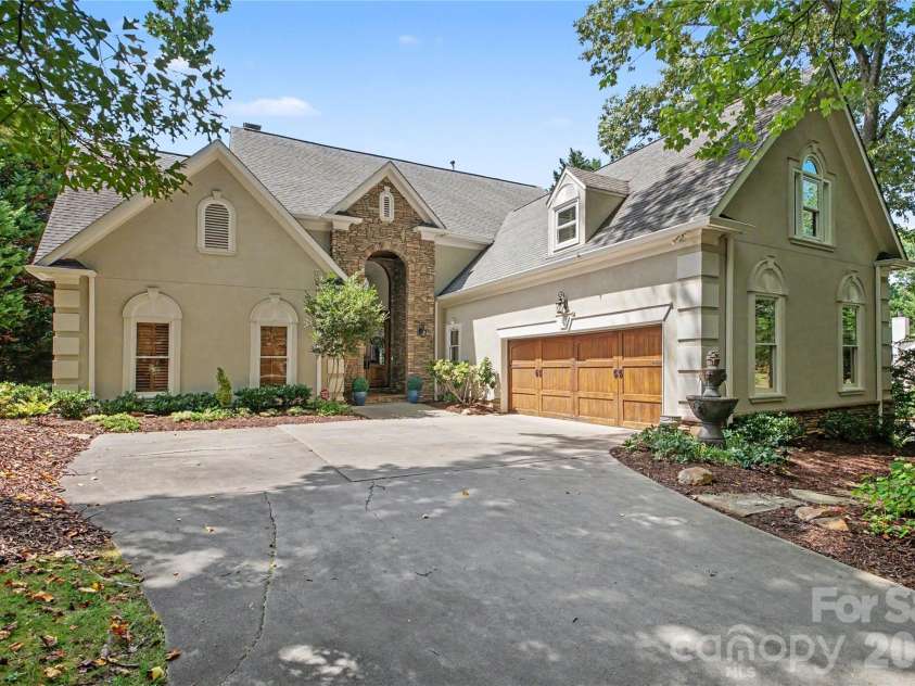 21300 Blakely Shores Drive, Cornelius, NC 28031.  MLS# CAR4404238, YatesRealty ID 37733. 
