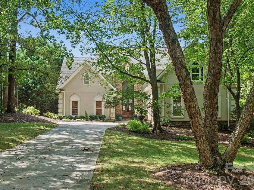 21300 Blakely Shores Drive, Cornelius, NC 28031.  MLS# CAR4404238, YatesRealty ID 37733. 