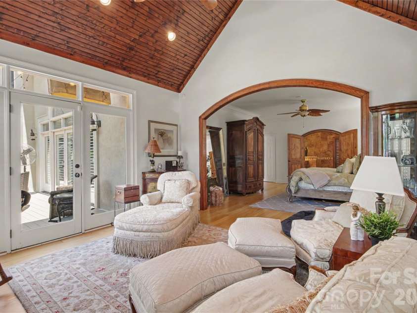 21300 Blakely Shores Drive, Cornelius, NC 28031.  MLS# CAR4404238, YatesRealty ID 37733. 