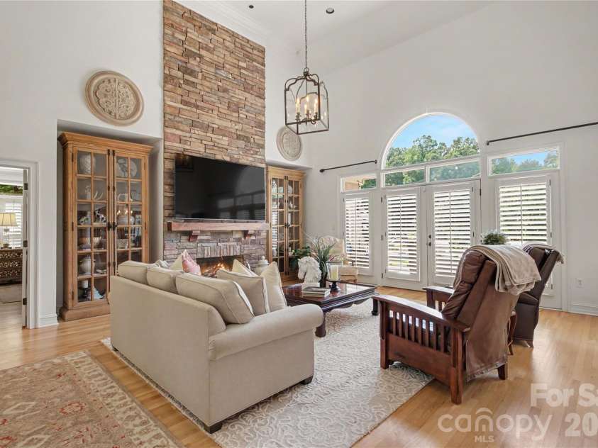 21300 Blakely Shores Drive, Cornelius, NC 28031.  MLS# CAR4404238, YatesRealty ID 37733. 