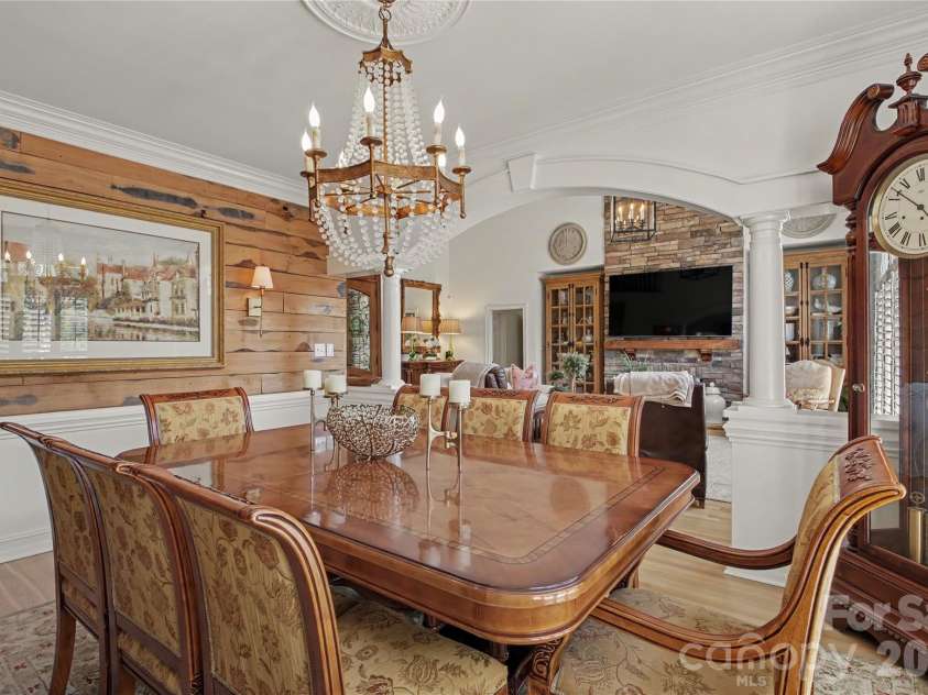 21300 Blakely Shores Drive, Cornelius, NC 28031.  MLS# CAR4404238, YatesRealty ID 37733. 