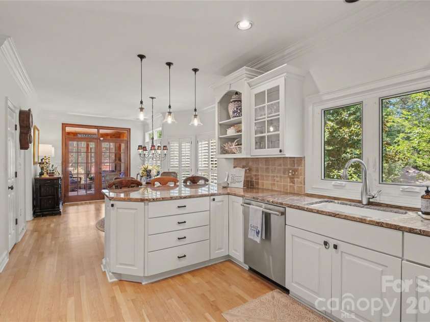 21300 Blakely Shores Drive, Cornelius, NC 28031.  MLS# CAR4404238, YatesRealty ID 37733. 