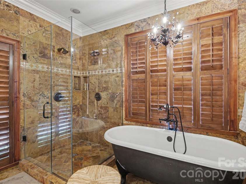 21300 Blakely Shores Drive, Cornelius, NC 28031.  MLS# CAR4404238, YatesRealty ID 37733. 