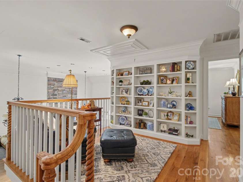 21300 Blakely Shores Drive, Cornelius, NC 28031.  MLS# CAR4404238, YatesRealty ID 37733. 