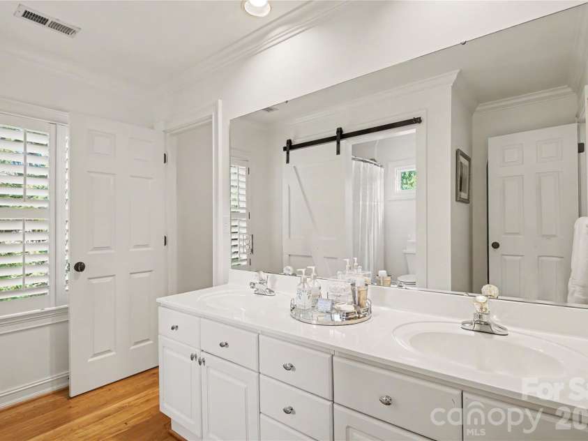 21300 Blakely Shores Drive, Cornelius, NC 28031.  MLS# CAR4404238, YatesRealty ID 37733. 
