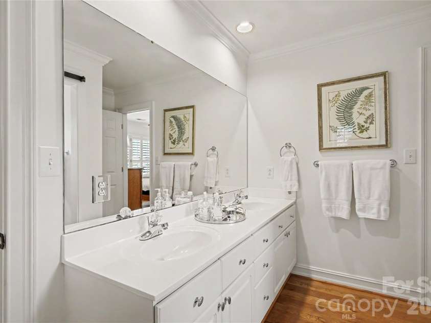 21300 Blakely Shores Drive, Cornelius, NC 28031.  MLS# CAR4404238, YatesRealty ID 37733. 