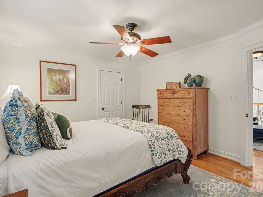 21300 Blakely Shores Drive, Cornelius, NC 28031.  MLS# CAR4404238, YatesRealty ID 37733. 