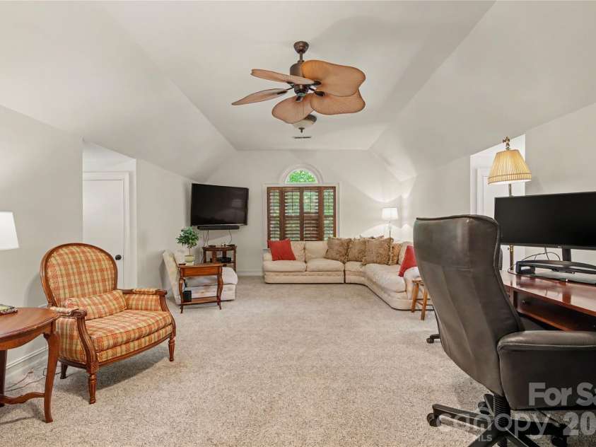 21300 Blakely Shores Drive, Cornelius, NC 28031.  MLS# CAR4404238, YatesRealty ID 37733. 